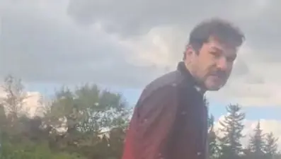 İstanbul'da trafik tartışmasında aracın camları yumruklayan saldırgan yakalandı
