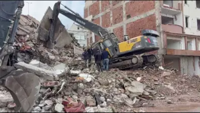 İş makinesi operatörü ölümden döndü