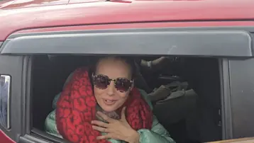 Oyuncu Özgü Namal trafik kazası geçirdi