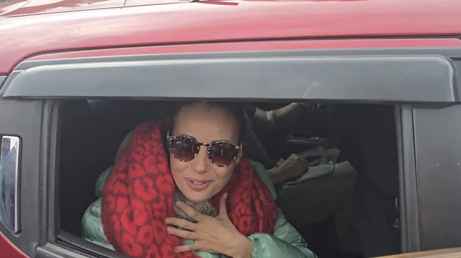 Oyuncu Özgü Namal trafik kazası geçirdi