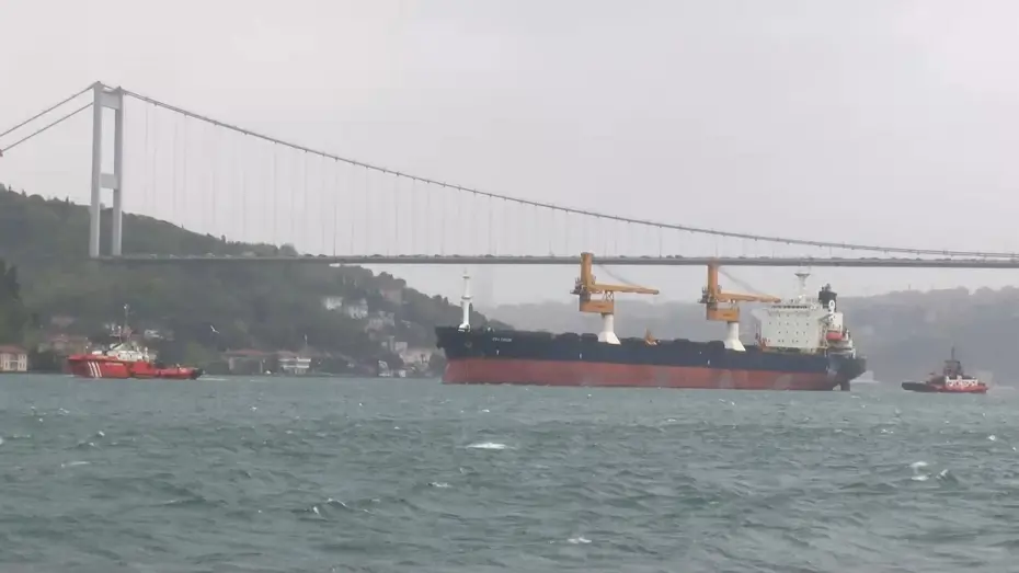 İstanbul Boğazı'nda gemi arızası. Trafik çift yönlü askıya alındı