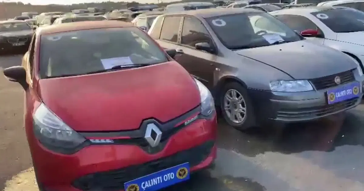 Hasarlı araçların şasi numaralarıyla ‘change’ yaptılar. 13 gözaltı