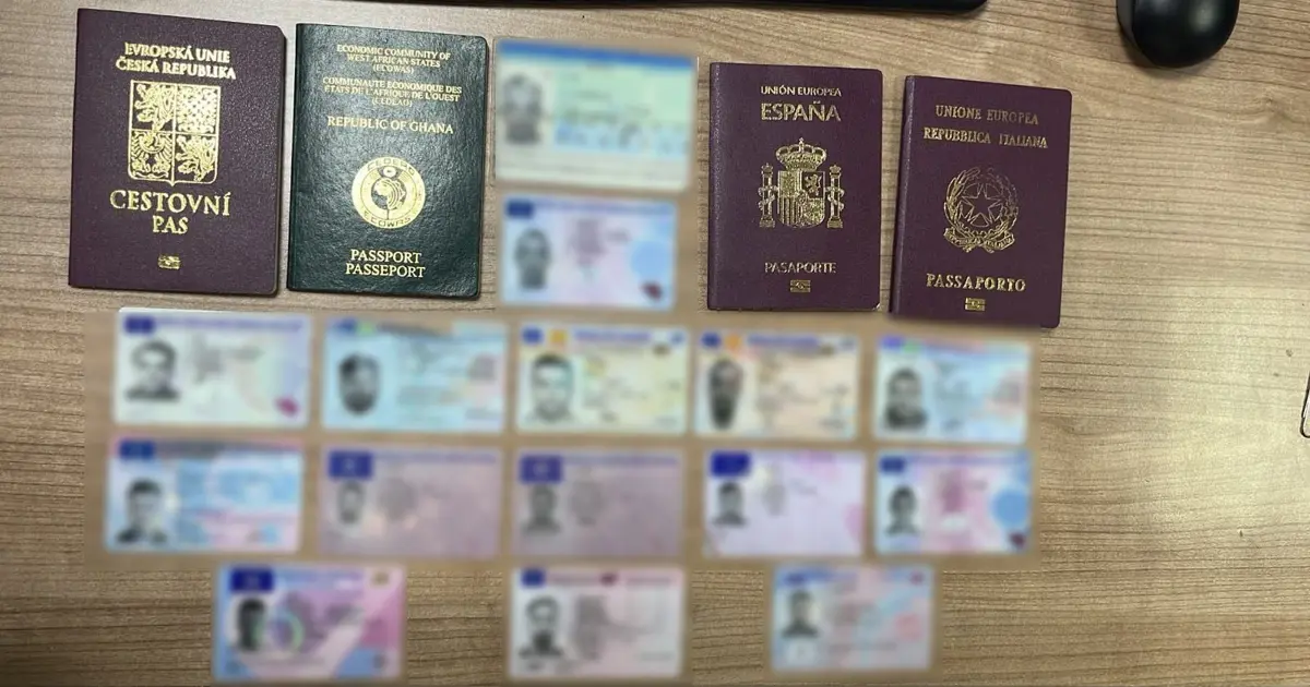 Kargoyla gönderilen sahte belgeler ele geçirildi