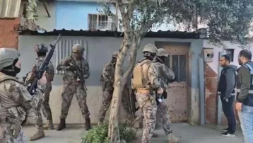 İzmir merkezli FETÖ operasyonu: 21 gözaltı