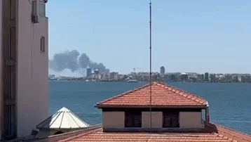İzmir'de geri dönüşüm fabrikası yanıyor