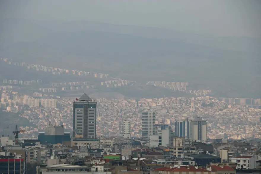 İzmir'de hava kirliliği alarmı: Sınırın 4 kat üzerinde çıktı 1 İzmir'de hava kirliliği alarmı: Sınırın 4 kat üzerinde çıktı 1
