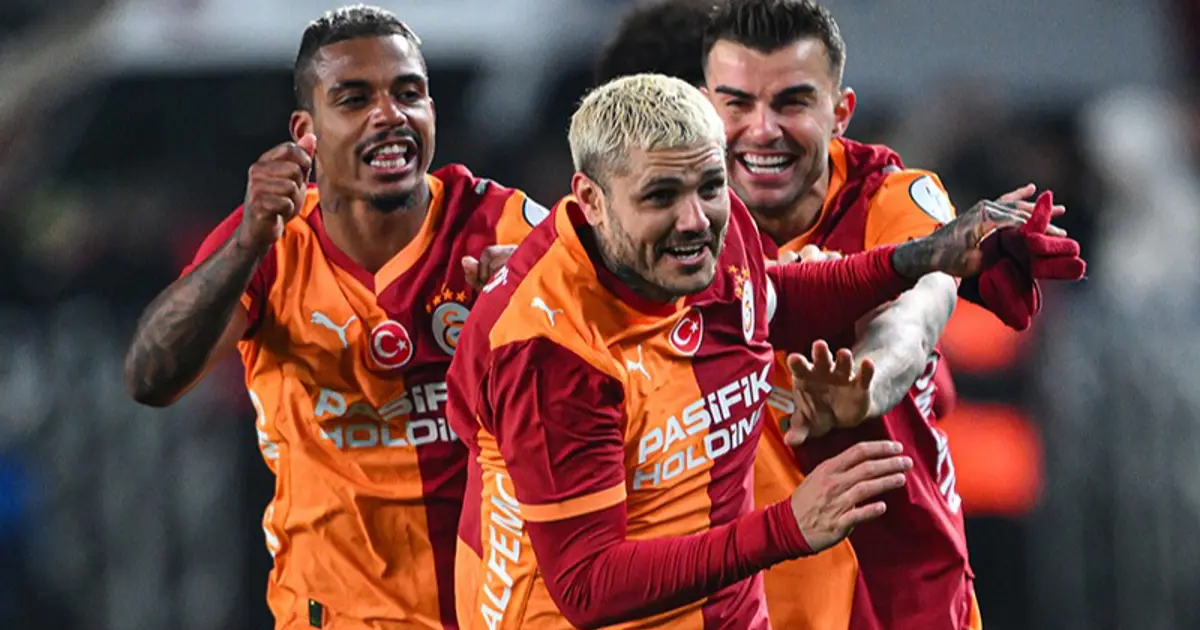 Galatasaray'da Icardi takıma katılmadı, dört idman kaçırdı. Menajeri ihtarname çekmişti