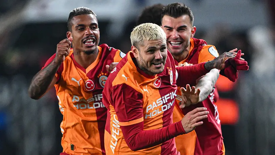 Galatasaraylı Mauro Icardi’nin menajerinden merak uyandıran paylaşım. Kum saati ve İstanbul