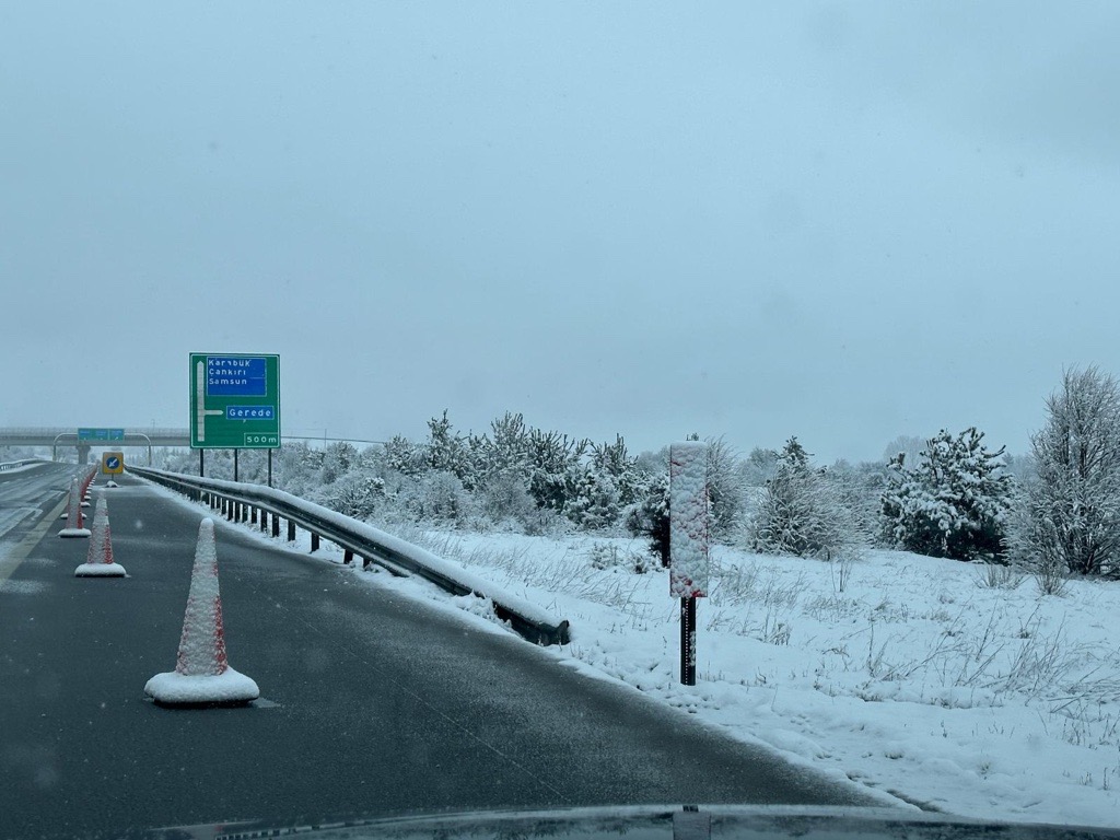 Bayram sabahı kar sürprizi