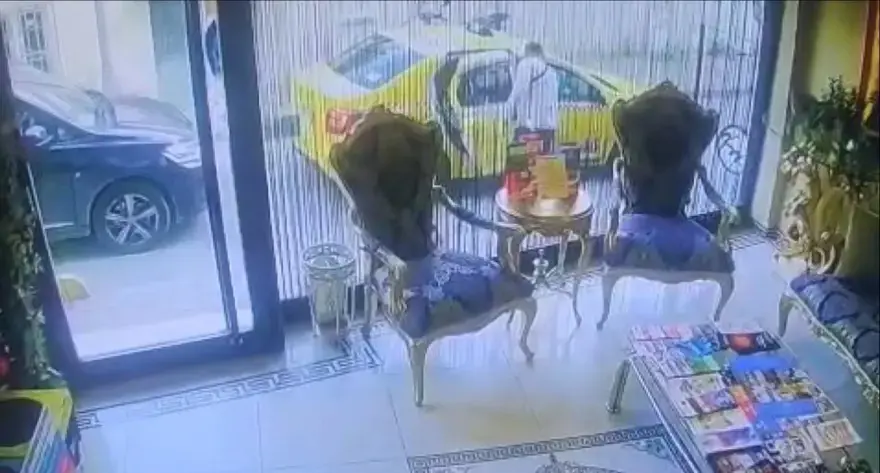 Böcek ailesi otelde kilitli kalmış. Bir aile yok oldu 8 kişi tutuklandı 8