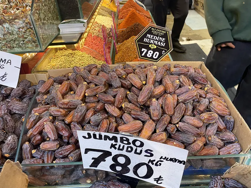 KİLOSU YAKLAŞIK BİN LİRA 1 KİLOSU YAKLAŞIK BİN LİRA 1