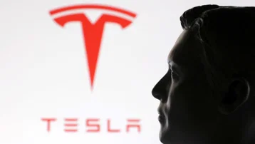 Uzun süredir erteleniyordu. Tesla Roadster 1 Ekim'de tanıtılacak