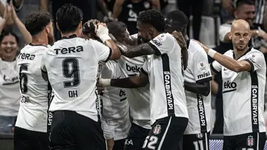 Beşiktaş, doludizgin devam ediyor. Dolmabahçe'de Erzurumspor FK'ya şans tanımadı