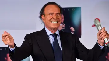 İspanyol şarkıcı Julio Iglesias'a cinsel taciz suçlaması