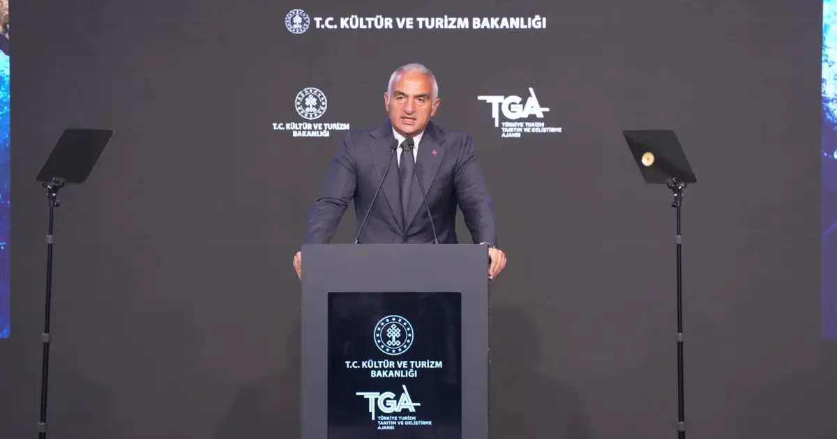 Bakan Ersoy: "Turizm geliri ilk 6 ayda 25,7 milyar dolar oldu"