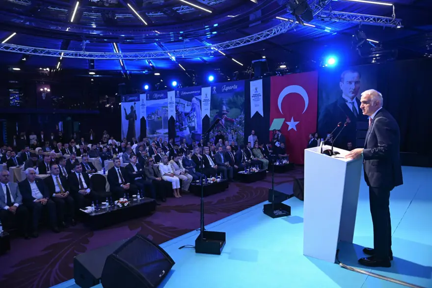 ÇEŞITKİYE TURİZMDE DÜNYA SIRALAMASINDA YÜKSELDİ 1