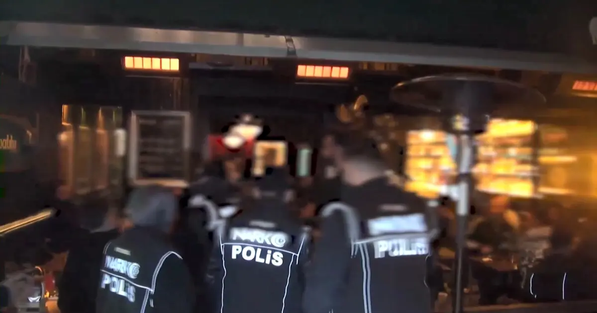 Kadıköy'de eğlence mekanlarına uyuşturucu operasyonu. 75 kişi tutuklandı
