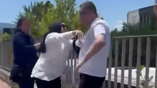 Sokakta kadına şiddete kadın müdahale etti