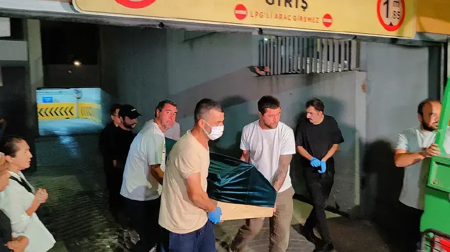 SEVENLERİNİ YASA BOĞDU 6