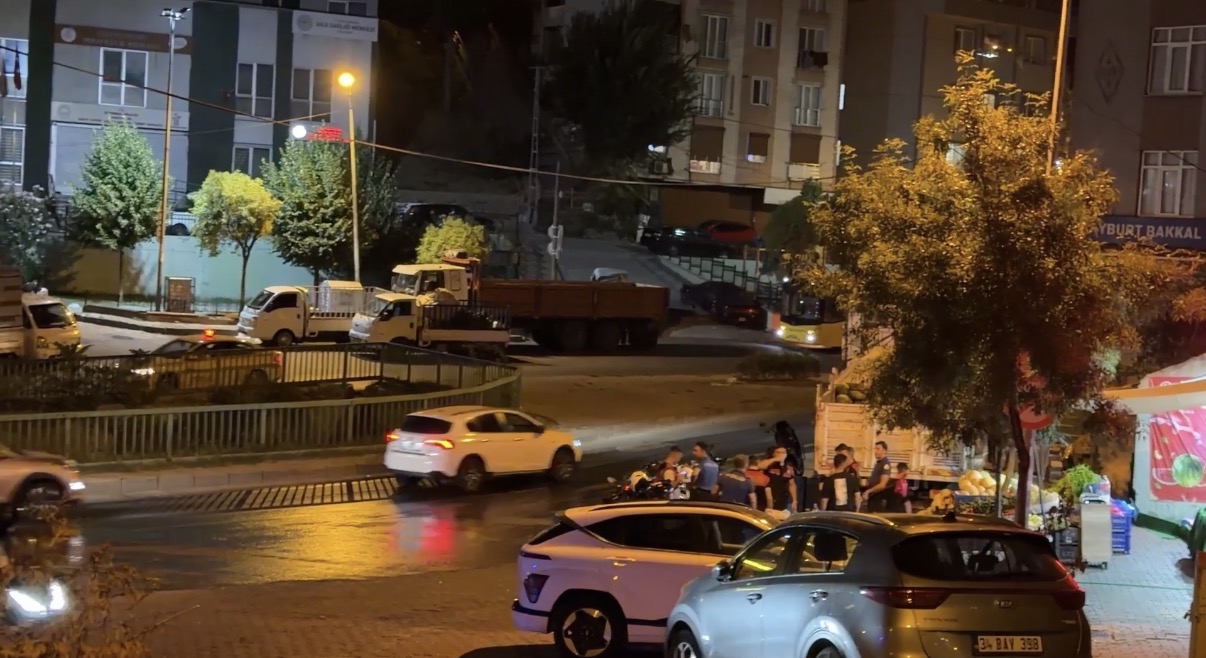 Çöp tartışmasında kadını darbettiler, kardeşini bıçakladılar