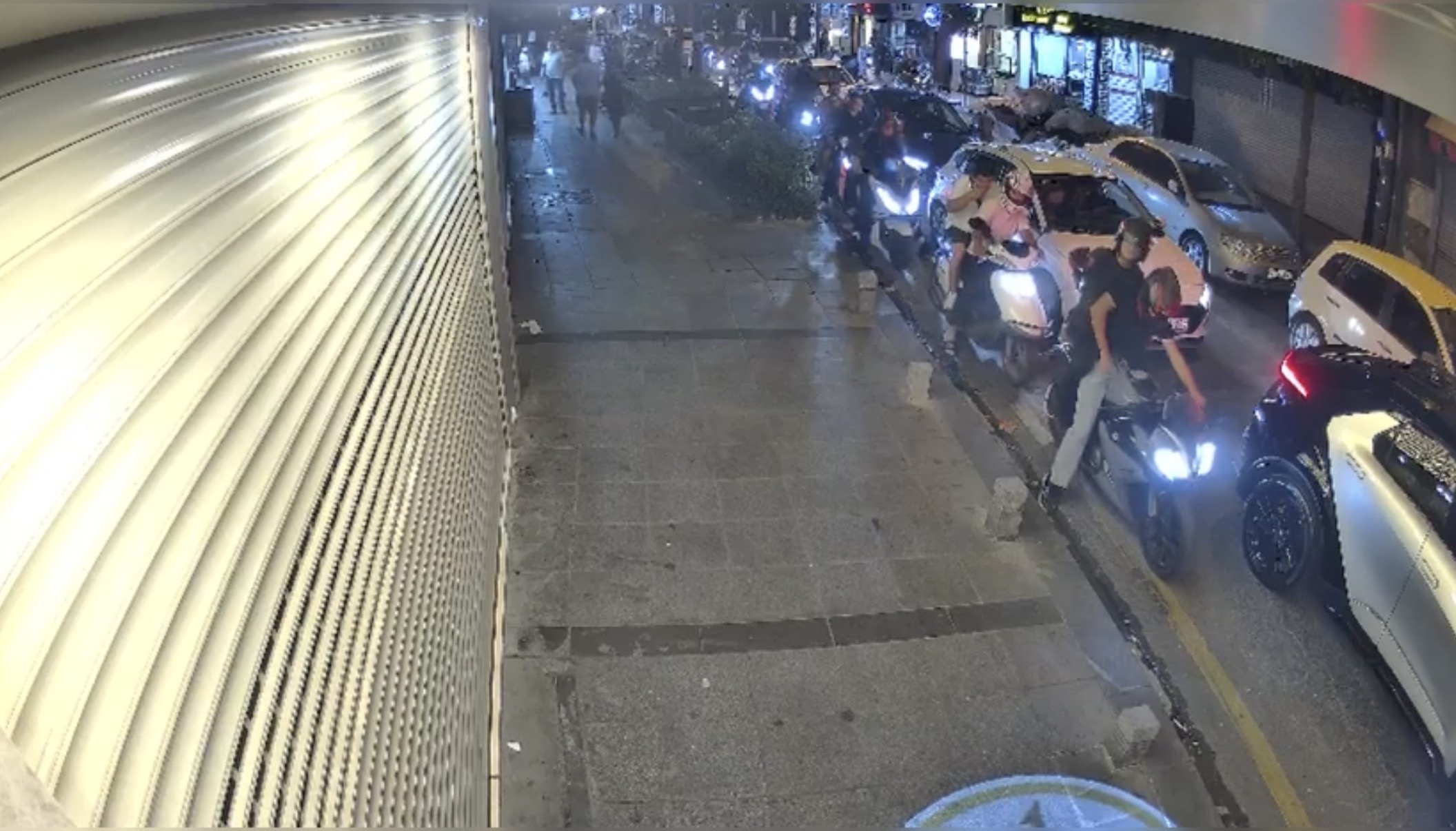 Kağıthane'de kuyumcuya silahlı saldırı düzenleyen 5 şüpheli gözaltına alındı