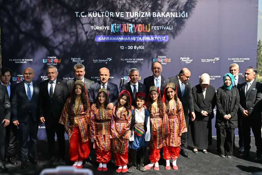 ÜNLÜ SANATÇILAR KAHRAMANMARAŞ'TA 4