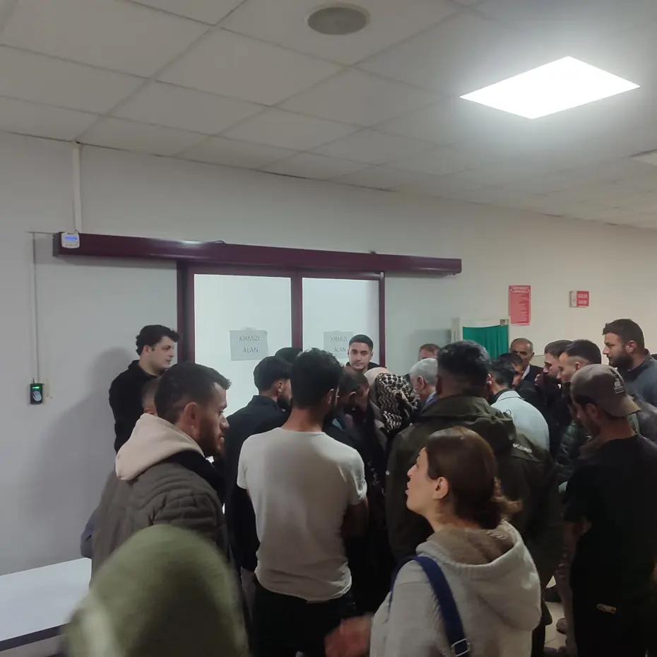 Kargo aracı 2 yaşındaki çocuğa çarptı