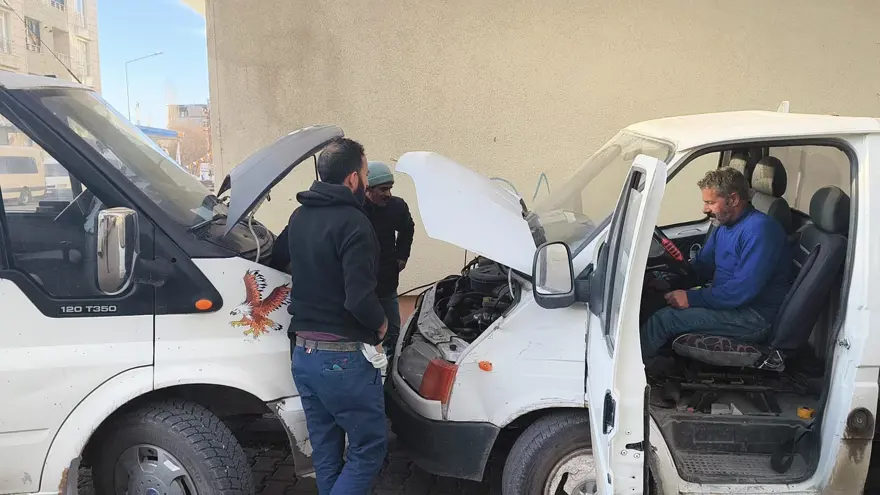Sıcaklık eksi 7'ye kadar düştü, araçların motorları dondu 1 Sıcaklık eksi 7'ye kadar düştü, araçların motorları dondu 1