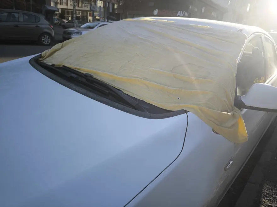 Sıcaklık eksi 7'ye kadar düştü, araçların motorları dondu 2 Sıcaklık eksi 7'ye kadar düştü, araçların motorları dondu 2