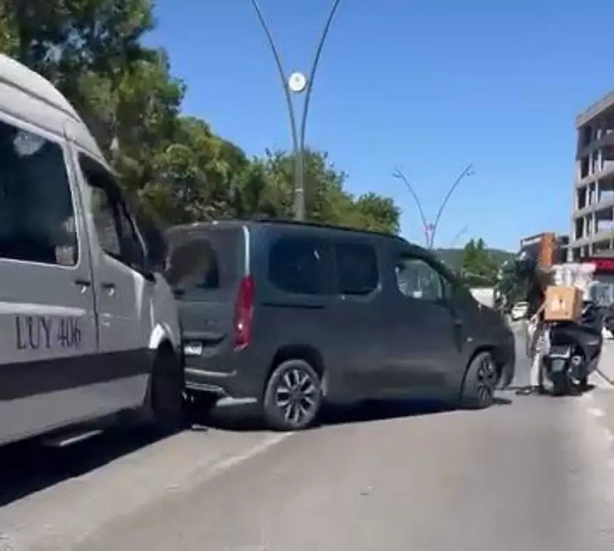 Trafikte kavgaya daldı, aracını geri viteste unuttu 6