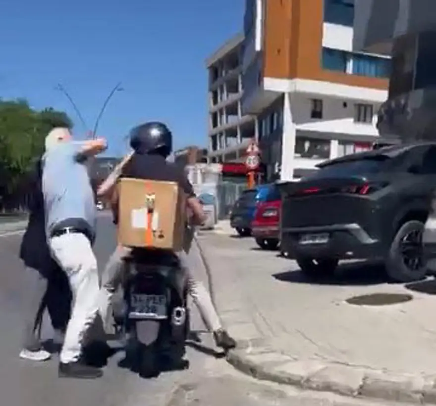 Trafikte kavgaya daldı, aracını geri viteste unuttu 3