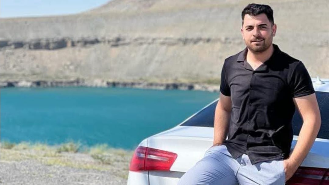 Arkadaşını kalbinden bıçakladı