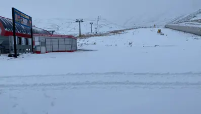 Erciyes’te kar yağışı