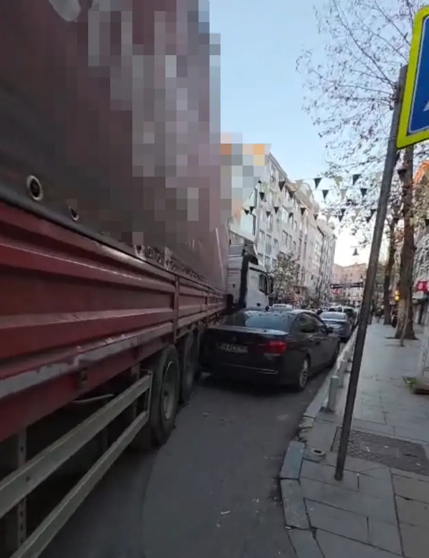 TRAFİĞİN DURMASINA NEDEN OLDU 2