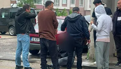 Kendisini uyaran polise saldırdı, gözaltına alındı