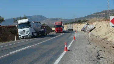 Kilis'te zincirleme kaza: Beton mikseri devrildi