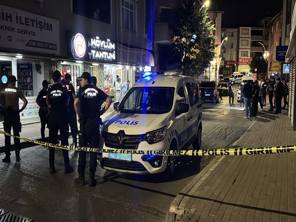 Gebze'de 17 yaşındaki genç silahlı kavgada öldürüldü