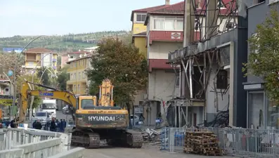 Kocaeli'de 7 kişi mezar olan fabrika yıkılıyor