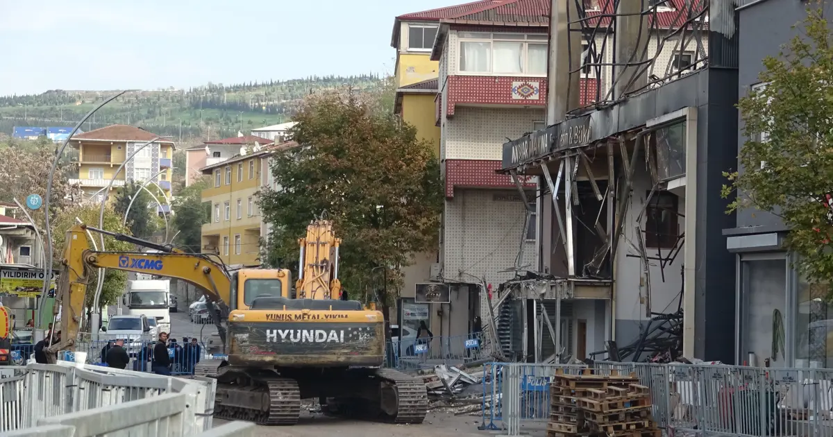 Kocaeli'de 7 kişi mezar olan fabrika yıkılıyor