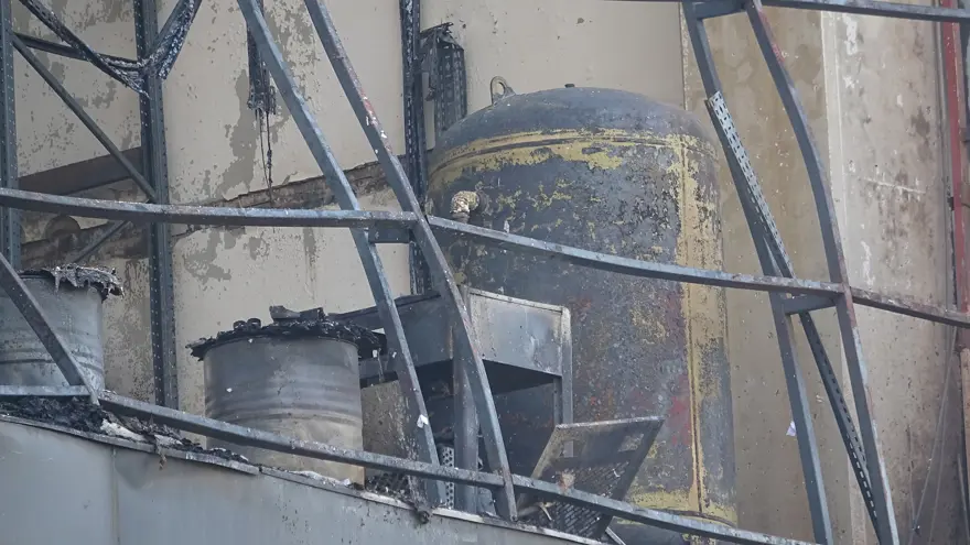 PARA DOLU ÇANTA İLE YAKALANMIŞ
 3