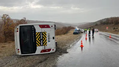Okul yolunda feci kaza: Çok sayıda öğrenci yaralı