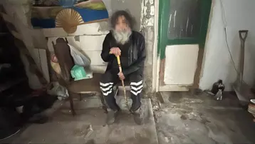 "Kötü koku" belediyeyi harekete geçirdi. Bir yıldır evden çıkmamış