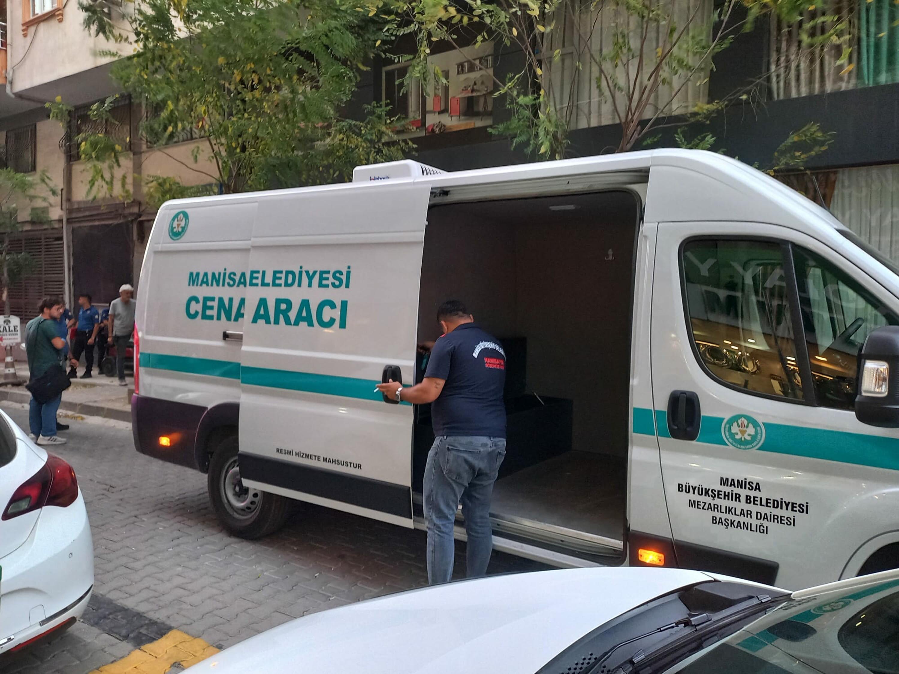 Kötü kokular üzerine girilen evde ölü bulundu