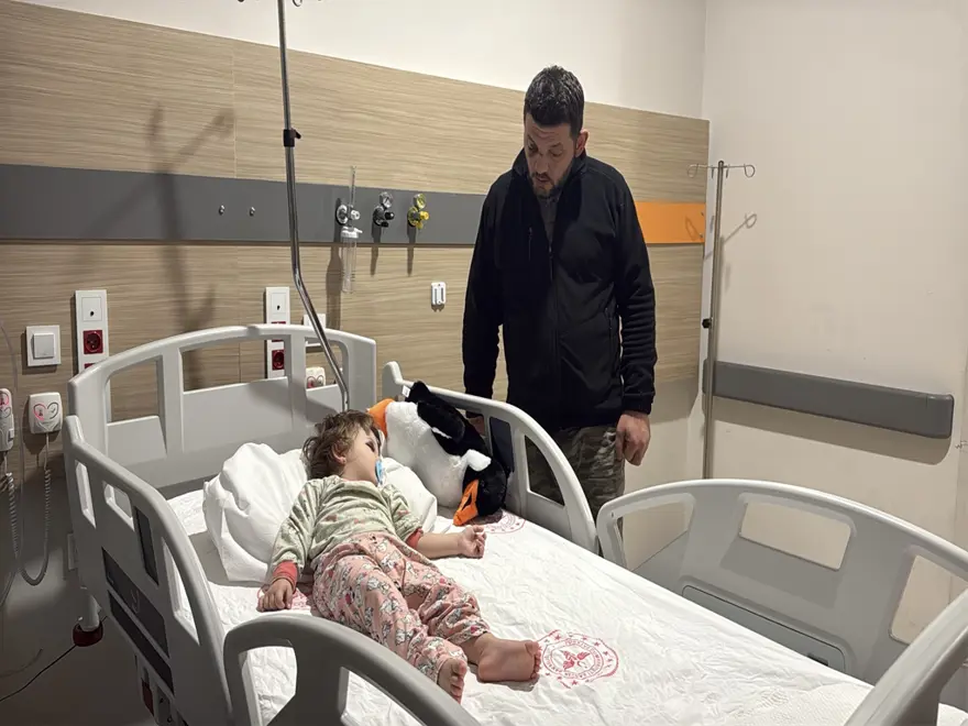Baba ve 14 aylık kızına saldırı davası. Tutuklu sanık tahliye edildi gorsel