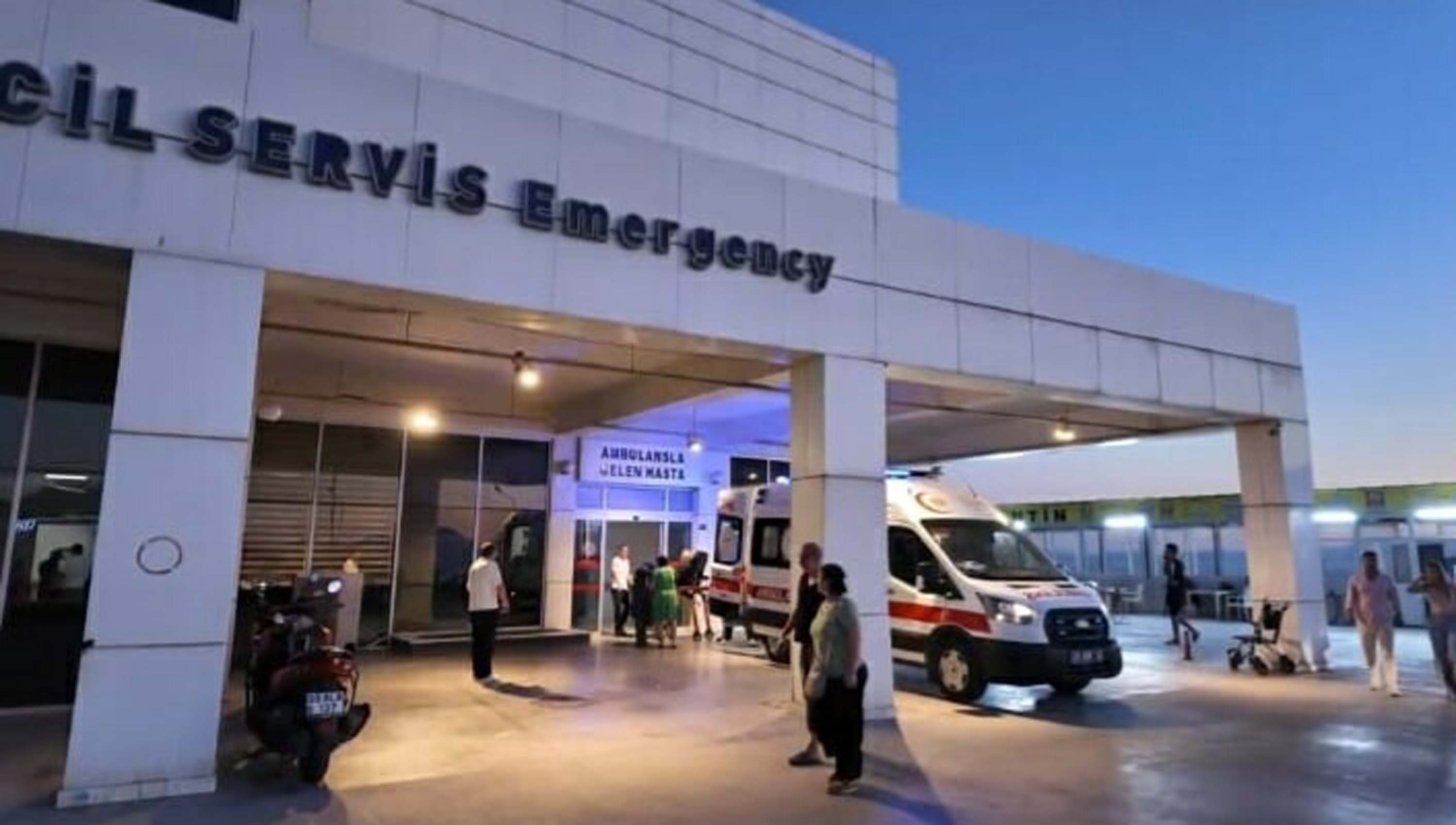 5 yıldızlı otelde kalan 28 kişi, zehirlenme şüphesiyle hastaneye kaldırıldı