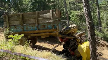 Kütahya'da traktör devrildi. 1 ölü 1 yaralı