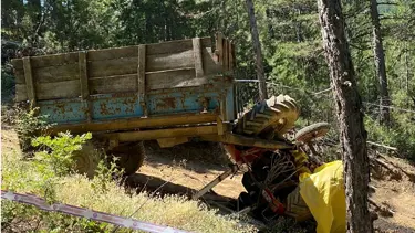 Kütahya'da traktör devrildi. 1 ölü 1 yaralı