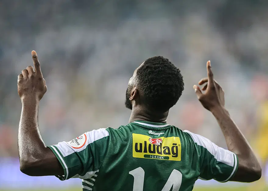 1. Lig'i sallayan bir yıldız var. Kelechi Iheanacho, Bursaspor'u taşıyor 2 1. Lig'i sallayan bir yıldız var. Kelechi Iheanacho, Bursaspor'u taşıyor 2