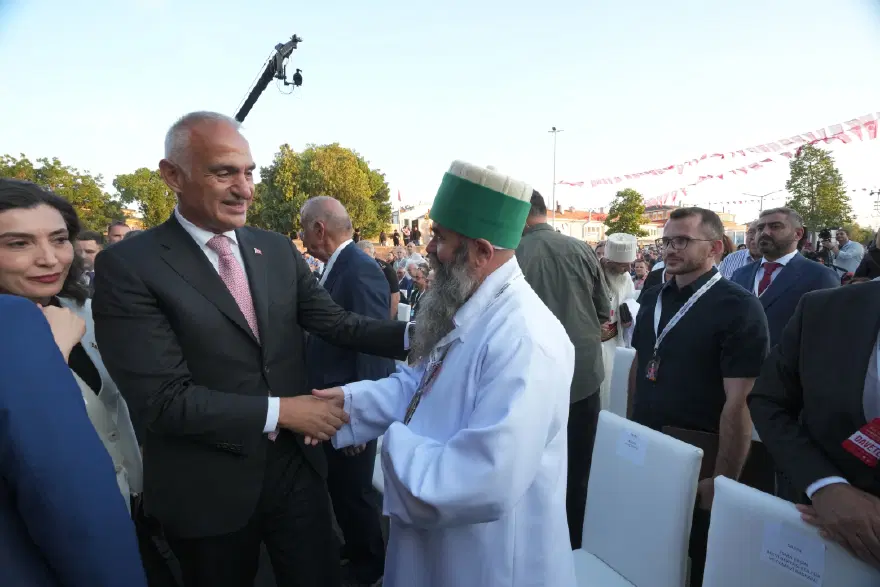 Bakan Ersoy'dan Hacı Bektaş Veli'nin ocağında birlik mesajı 1
