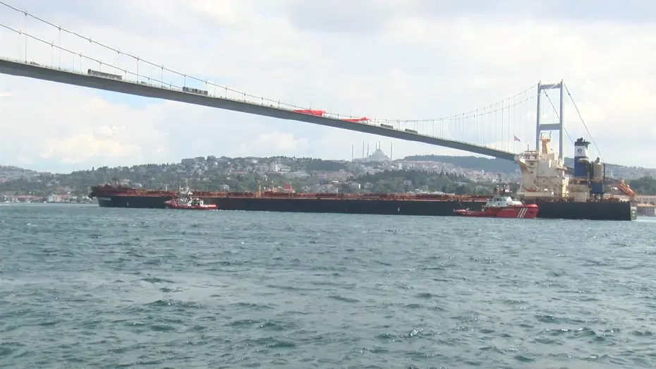 289 metrelik Liberya bayraklı kuru yük gemisi için Boğaz trafiğe kapatıldı